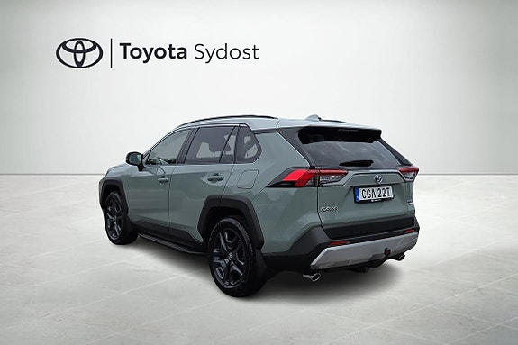 Toyota RAV4 18 of 24