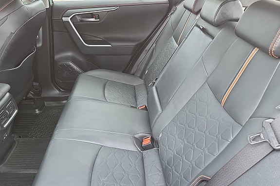 Toyota RAV4 20 of 24