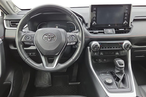 Toyota RAV4 10 of 24