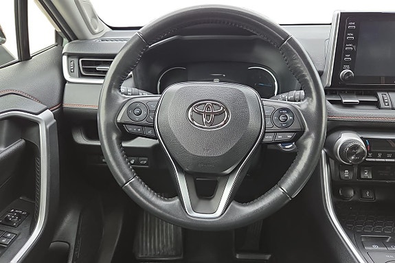 Toyota RAV4 13 of 24