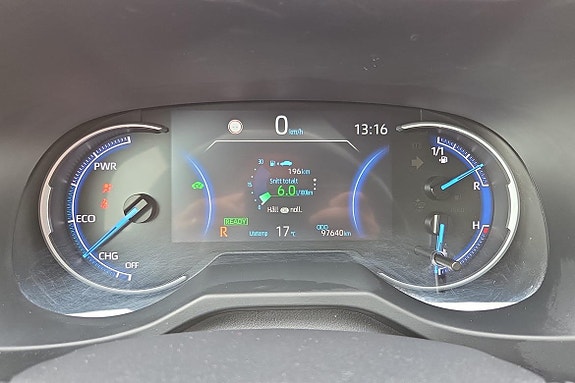 Toyota RAV4 14 of 24