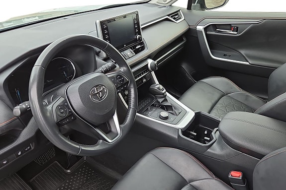 Toyota RAV4 12 of 24