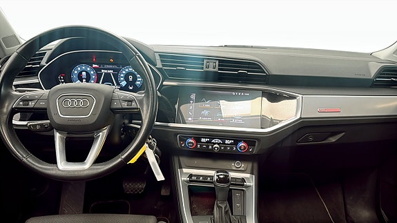 Audi Q3 11 of 19