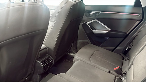 Audi Q3 12 of 19