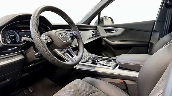 Audi Q7 7 of 17