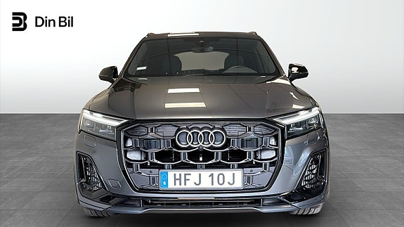 Audi Q7 4 of 17