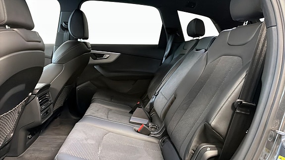 Audi Q7 11 of 17