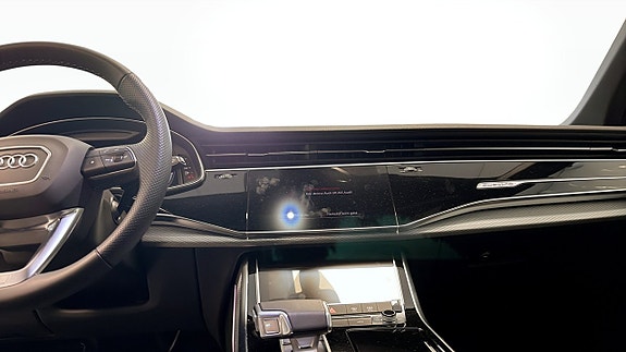Audi Q7 9 of 17