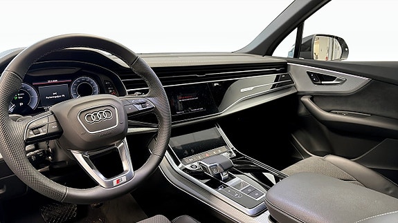 Audi Q7 10 of 17