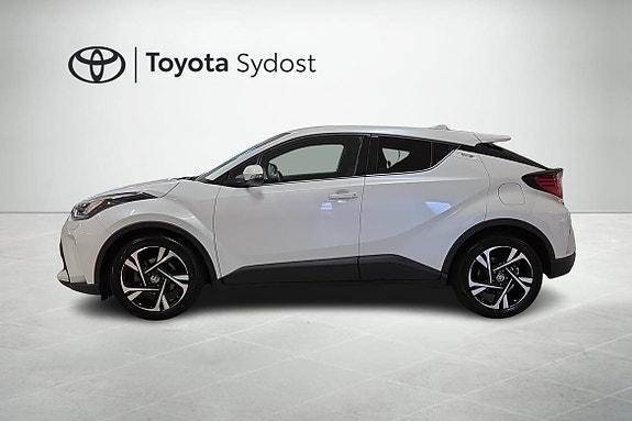 Toyota C-HR 4 of 21