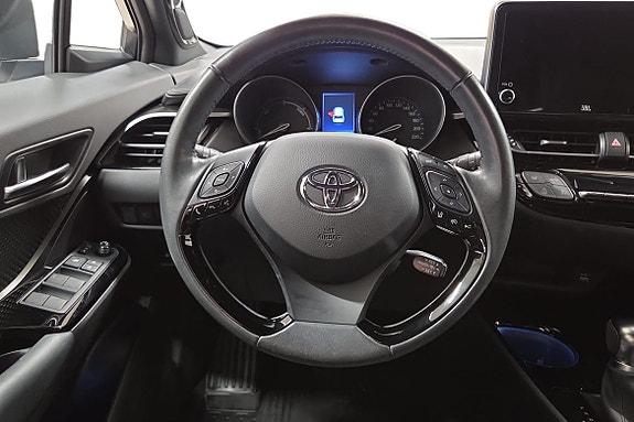 Toyota C-HR 13 of 21
