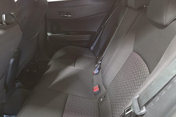 Toyota C-HR 20 of 21
