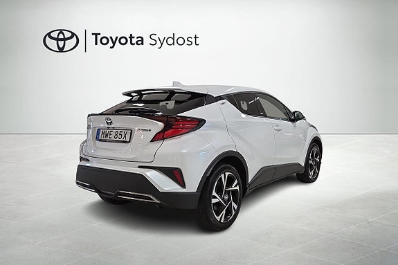Toyota C-HR 3 of 21