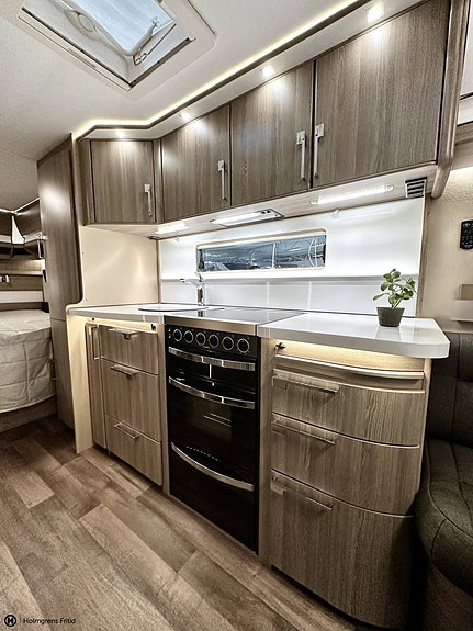 Kabe Royal 780 TDL KS 6 of 11
