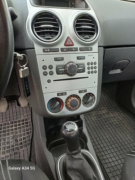 Opel Corsa 10 of 11