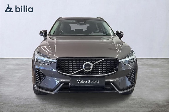 Volvo XC60 2 of 23