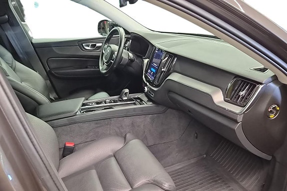 Volvo XC60 11 of 23