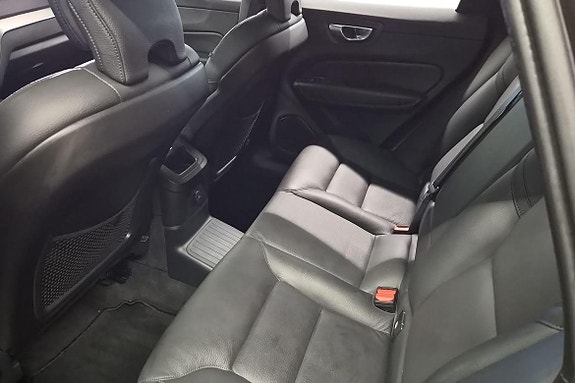 Volvo XC60 19 of 23