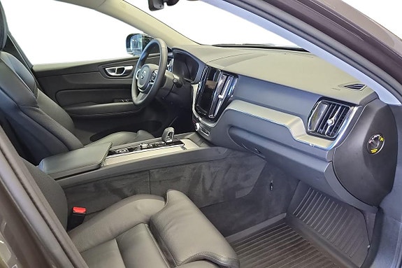 Volvo XC60 11 of 23