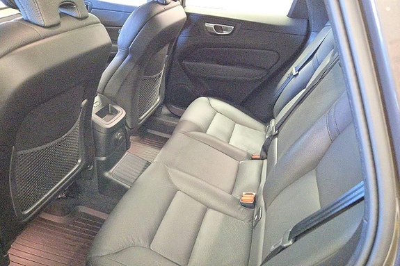 Volvo XC60 19 of 23