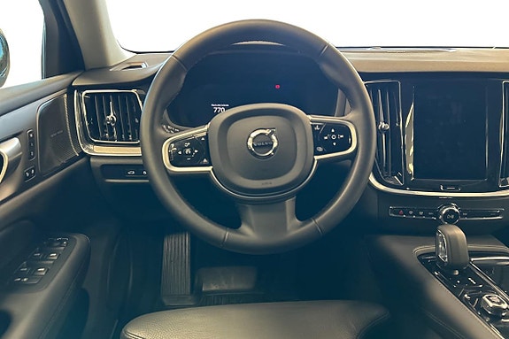 Volvo V60 11 of 30