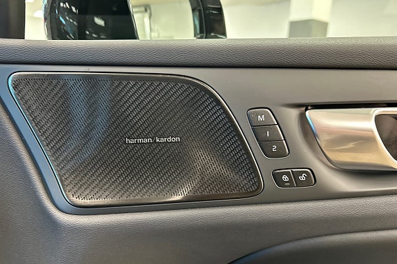 Volvo V60 25 of 30