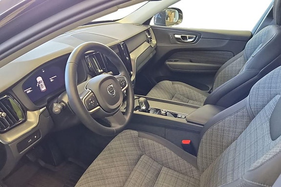 Volvo XC60 15 of 23