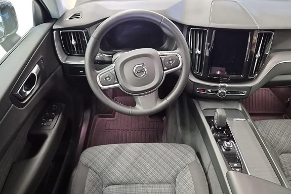 Volvo XC60 12 of 23