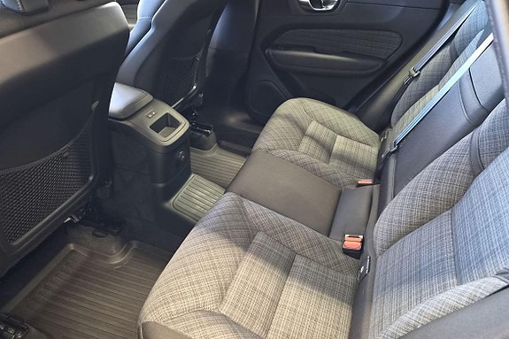 Volvo XC60 14 of 23
