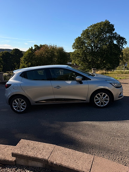 Renault Clio 2 of 8