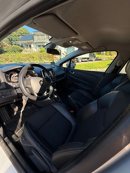 Renault Clio 6 of 8