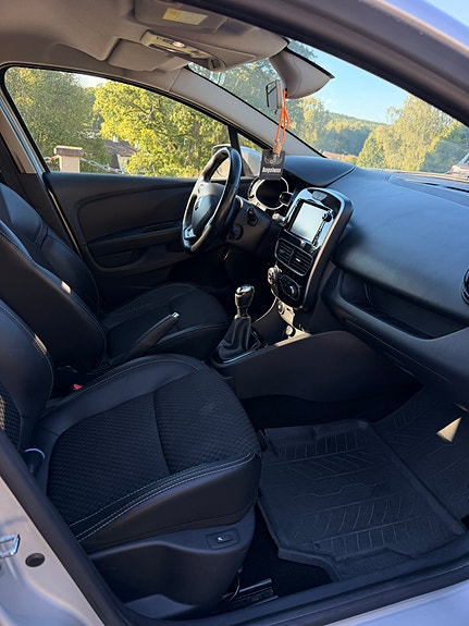 Renault Clio 7 of 8