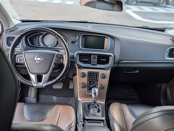 Volvo V40 Cross Country 12 of 12