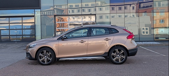 Volvo V40 Cross Country 11 of 12