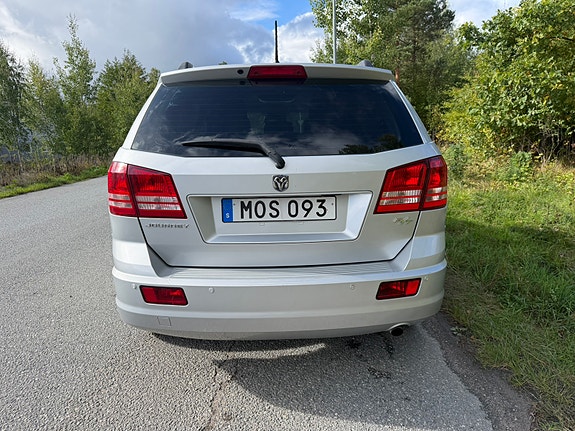 Dodge Journey 4 of 14