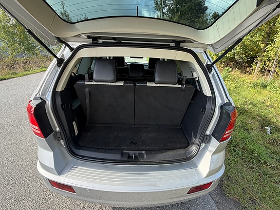 Dodge Journey 10 of 14