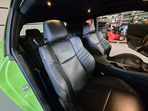 Dodge Challenger 14 of 19