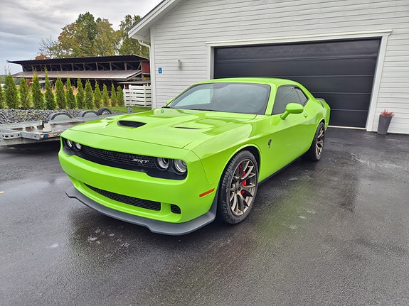 Dodge Challenger 2 of 19