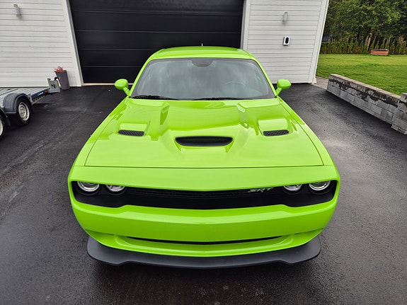 Dodge Challenger 8 of 19