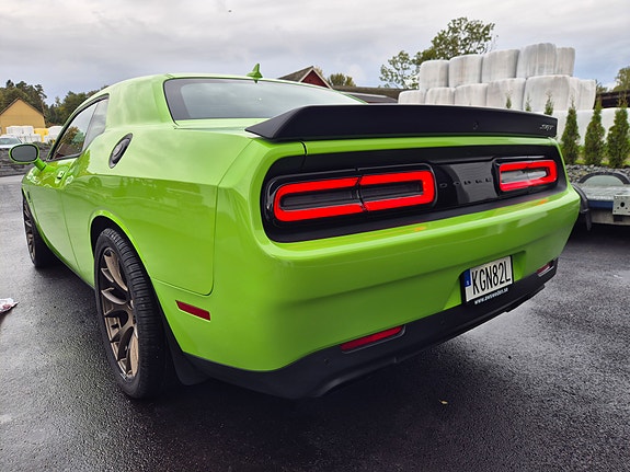 Dodge Challenger 9 of 19