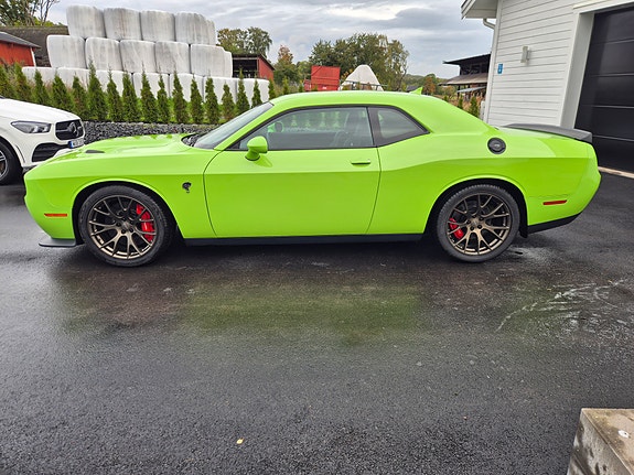 Dodge Challenger 3 of 19