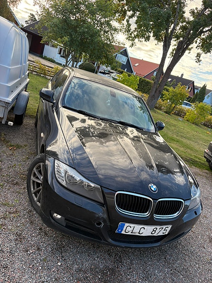 BMW 318d 2 of 4