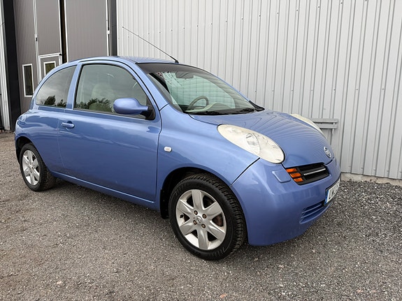 Nissan Micra 2 of 12
