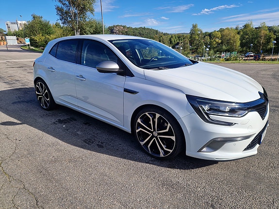 Renault Megane IV 18 of 18