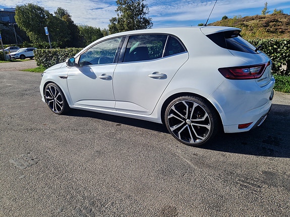 Renault Megane IV 14 of 18