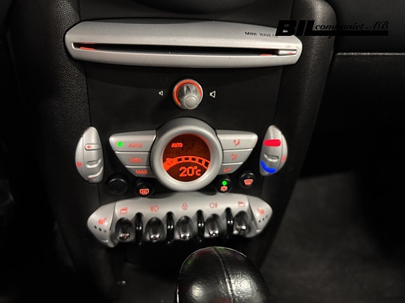 MINI Cooper 13 of 14