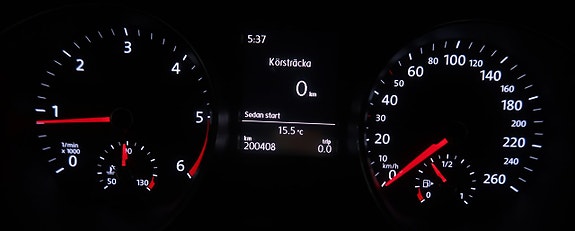 Volkswagen Passat 14 of 27