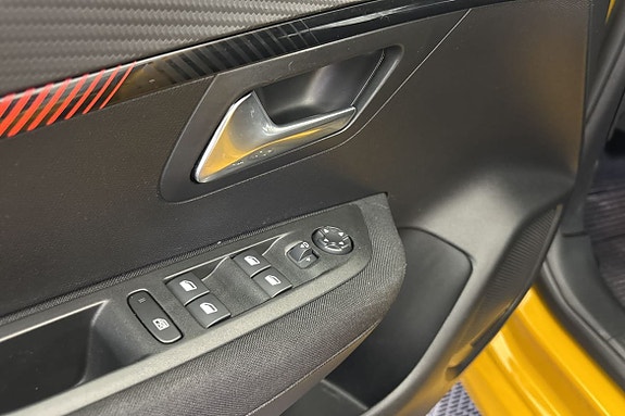 Peugeot 208 15 of 16