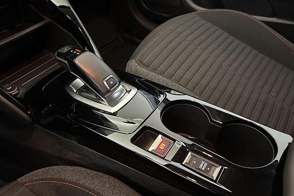 Peugeot 208 9 of 16