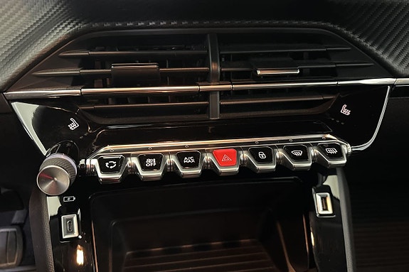 Peugeot 208 14 of 16